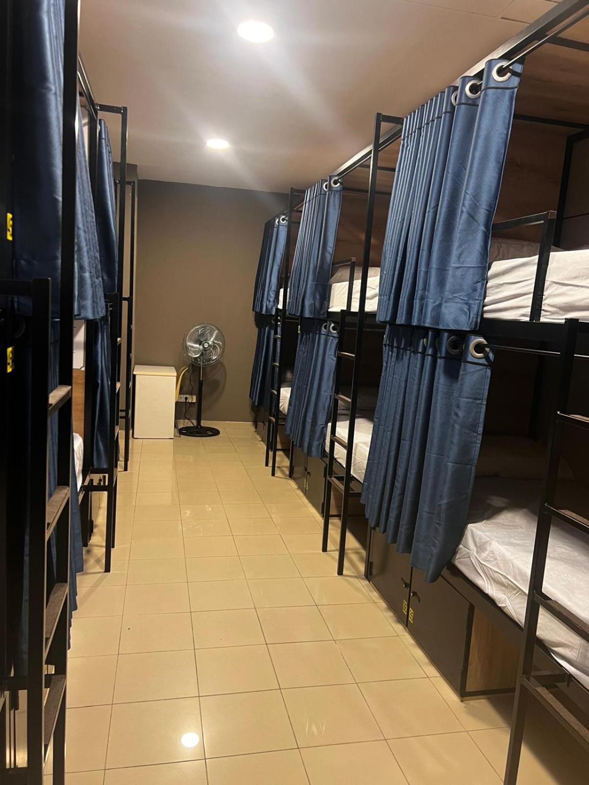 Hostel Estrella 20 Madrid Kültér fotó