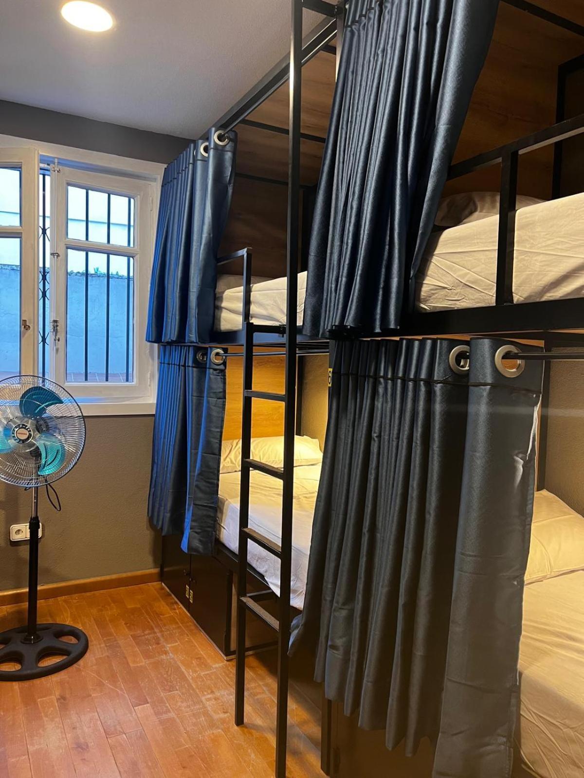 Hostel Estrella 20 Madrid Kültér fotó