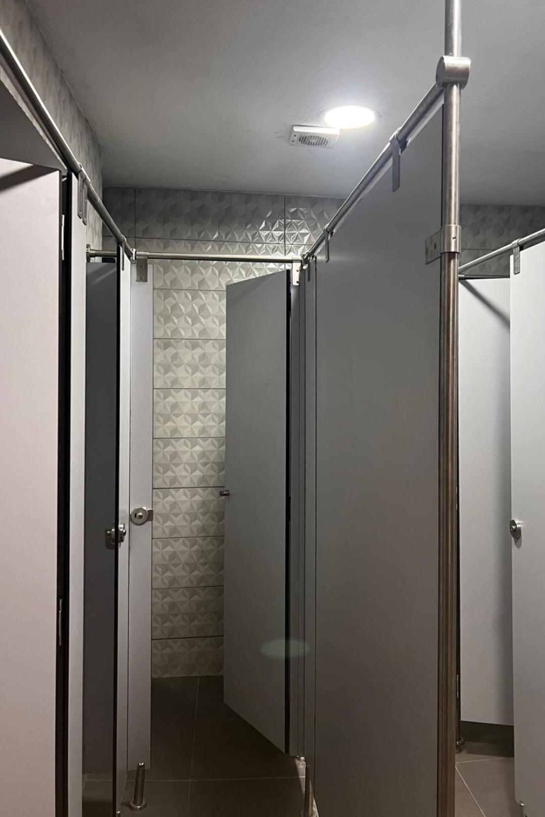 Hostel Estrella 20 Madrid Kültér fotó