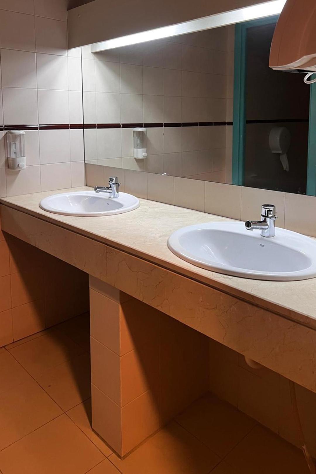 Hostel Estrella 20 Madrid Kültér fotó